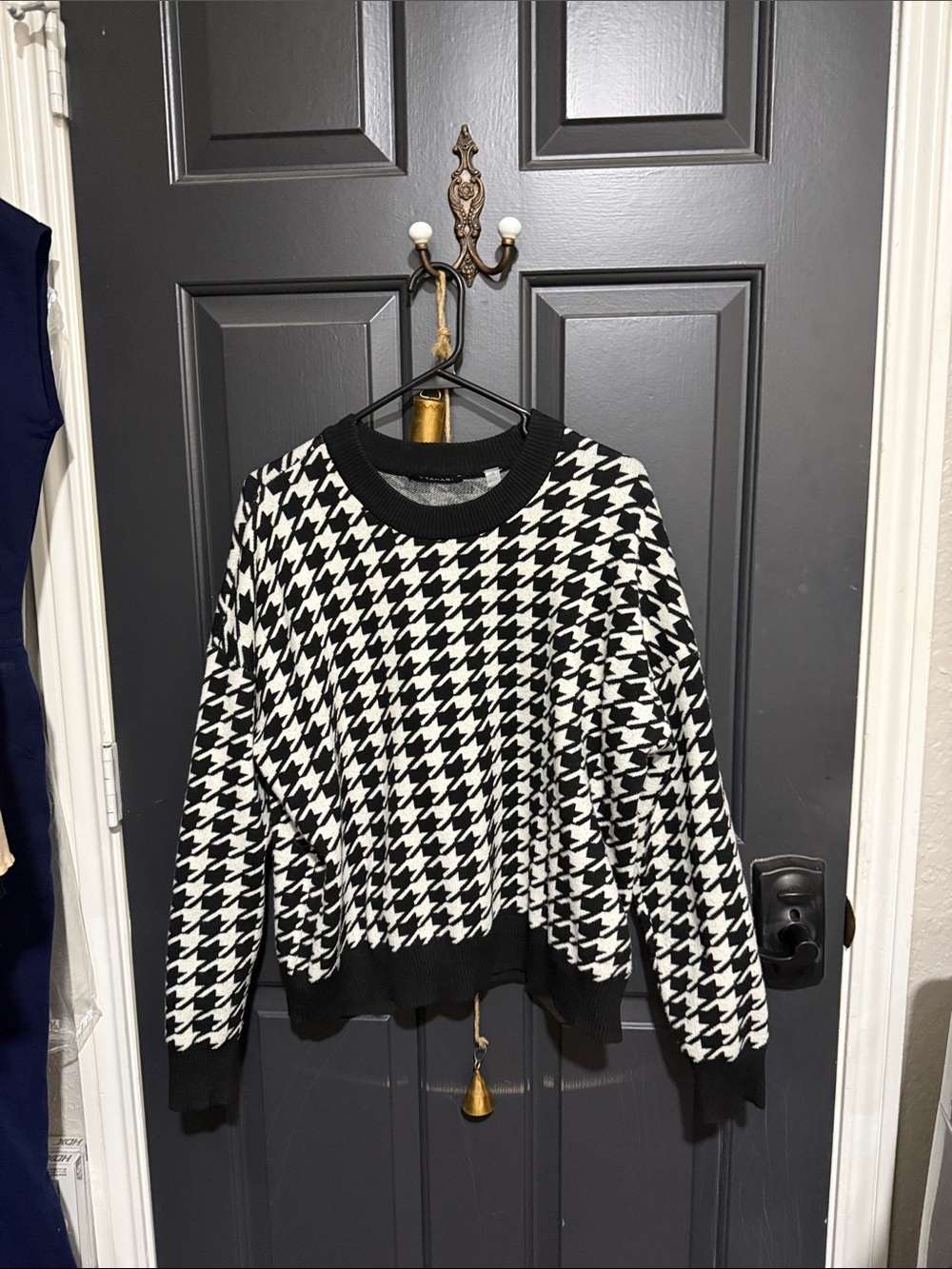 Black & White Houndstooth Women's Sweater - Classic Crewneck